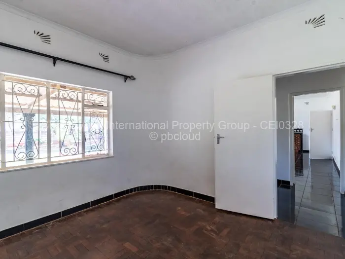 4 Bedroom House to Rent in Northwood