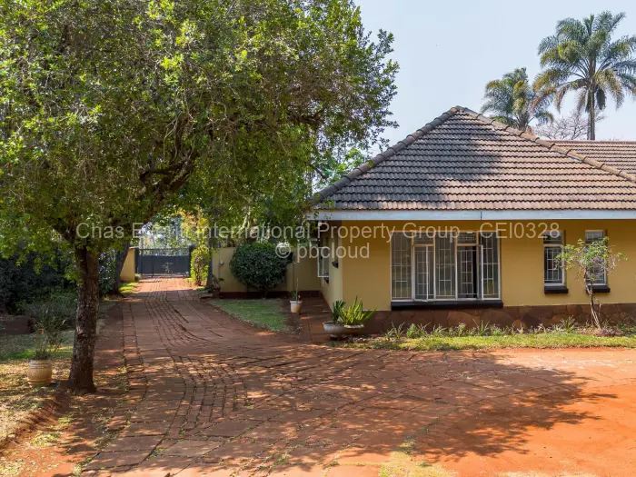 4 Bedroom House to Rent in Northwood