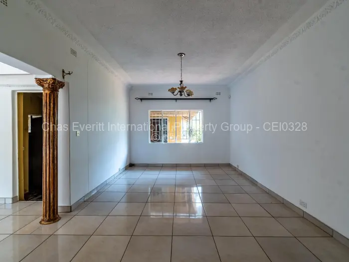 4 Bedroom House to Rent in Northwood