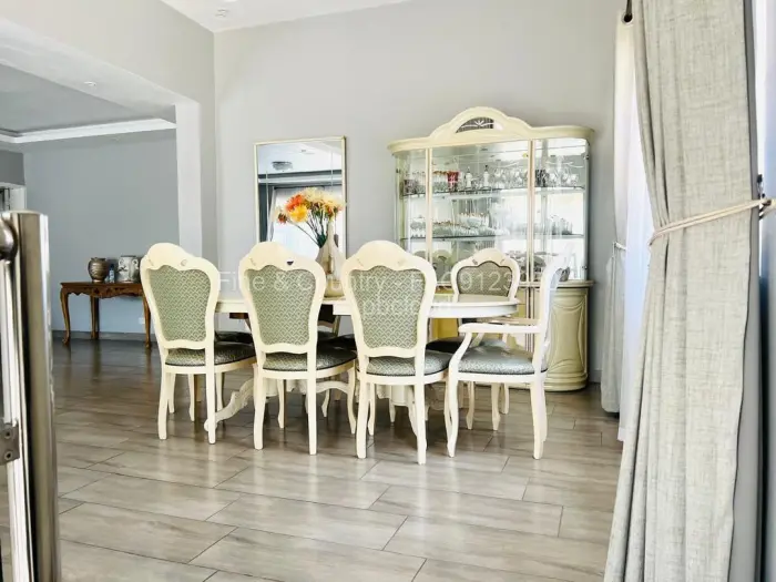 Townhouse/Cluster for Sale in Highlands, Harare