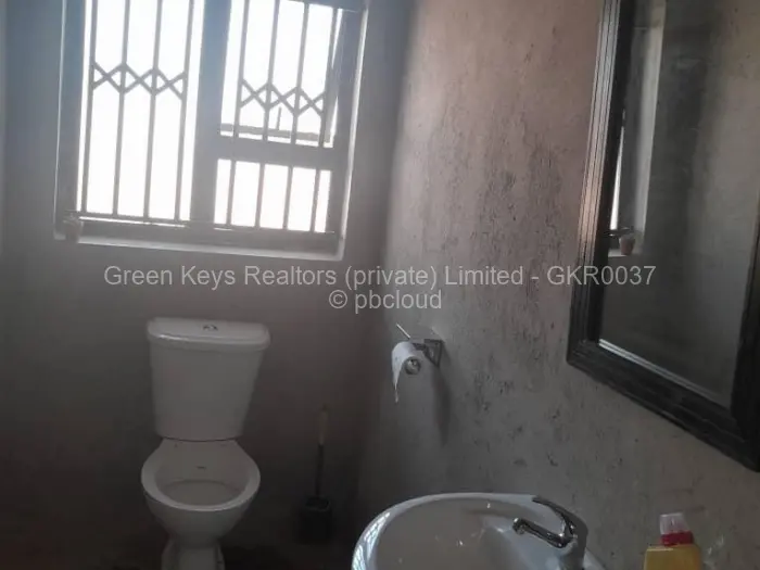 4 Bedroom House for Sale in Ruwa, Ruwa