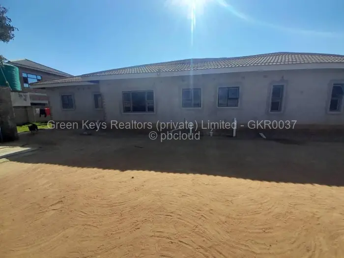 4 Bedroom House for Sale in Ruwa, Ruwa