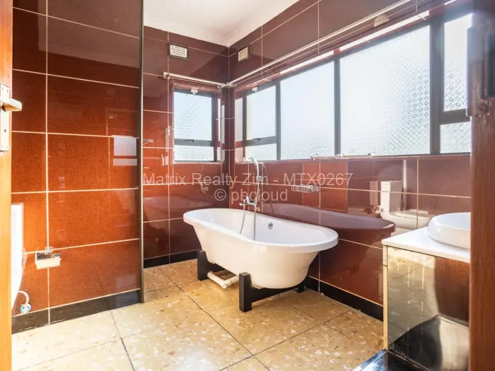 5 Bedroom House for Sale in Borrowdale, Harare
