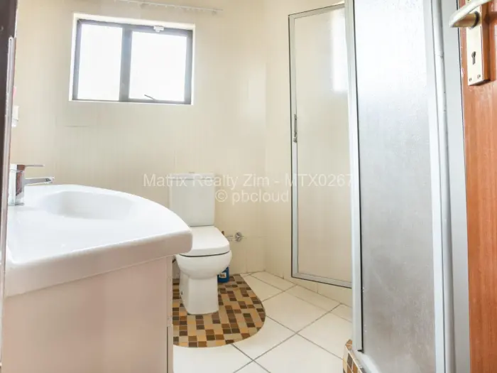 5 Bedroom House for Sale in Borrowdale, Harare