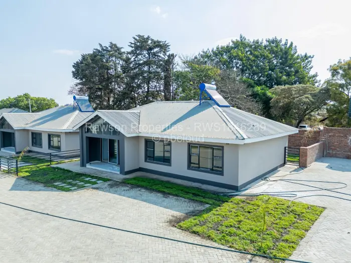 Townhouse/Cluster for Sale in Waterfalls, Harare