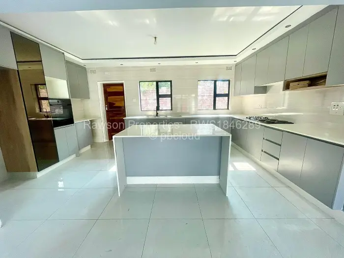 Townhouse/Cluster for Sale in Waterfalls, Harare