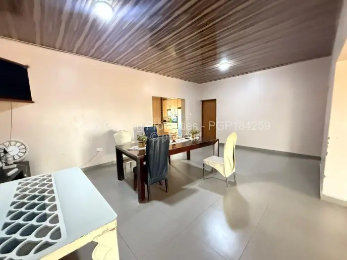 5 Bedroom House for Sale in Kingsdale, Bulawayo