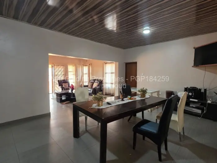5 Bedroom House for Sale in Kingsdale, Bulawayo