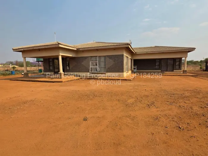 5 Bedroom House for Sale in Kingsdale, Bulawayo