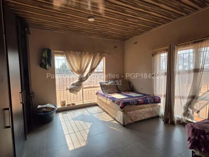 5 Bedroom House for Sale in Kingsdale, Bulawayo