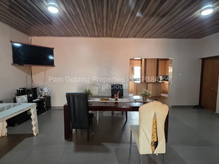 5 Bedroom House for Sale in Kingsdale, Bulawayo