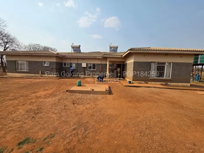 5 Bedroom House for Sale in Kingsdale, Bulawayo