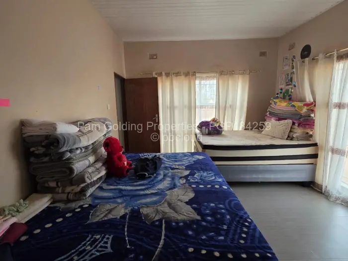 5 Bedroom House for Sale in Kingsdale, Bulawayo
