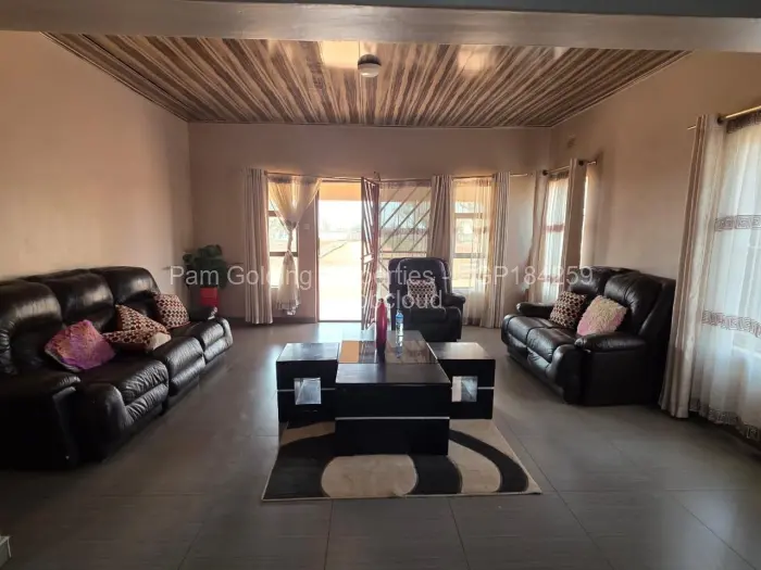5 Bedroom House for Sale in Kingsdale, Bulawayo