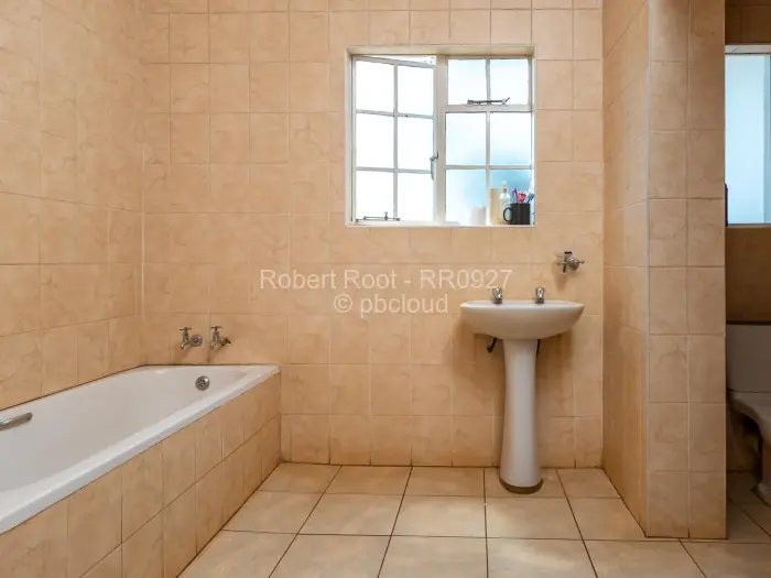 5 Bedroom House for Sale in Borrowdale, Harare