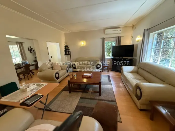 6 Bedroom House for Sale in Chisipite, Harare