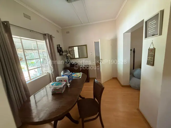 6 Bedroom House for Sale in Chisipite, Harare