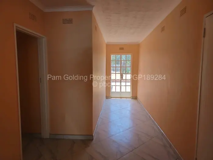 Commercial Property to Rent in Newlands