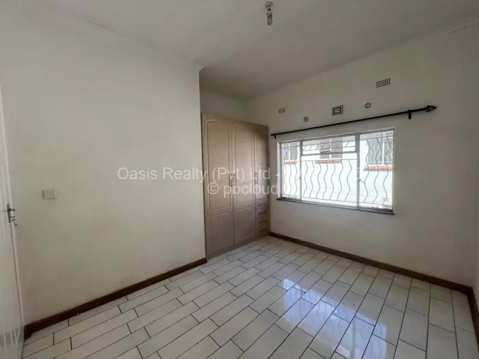 Townhouse/Complex/Cluster for Sale in Kamfinsa, Harare