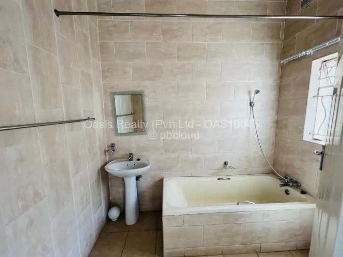 Townhouse/Complex/Cluster for Sale in Kamfinsa, Harare