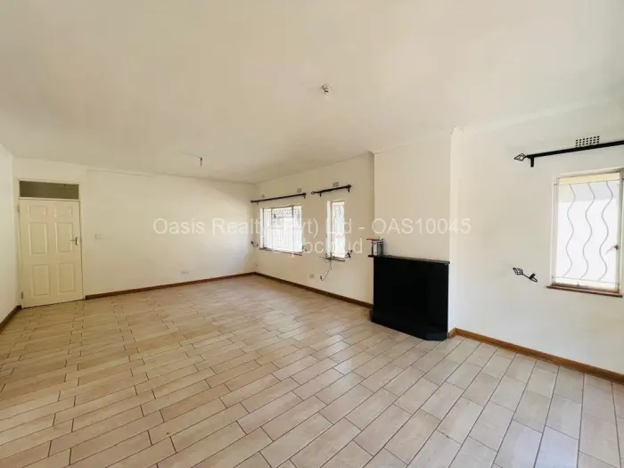 Townhouse/Complex/Cluster for Sale in Kamfinsa, Harare