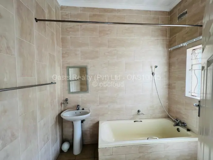 Townhouse/Complex/Cluster for Sale in Kamfinsa, Harare