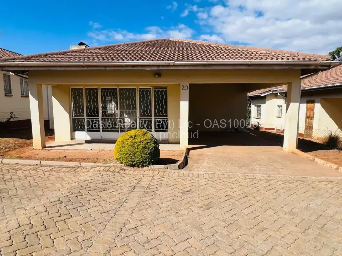 Townhouse/Complex/Cluster for Sale in Kamfinsa, Harare