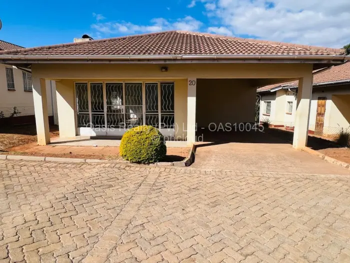 Townhouse/Complex/Cluster for Sale in Kamfinsa, Harare