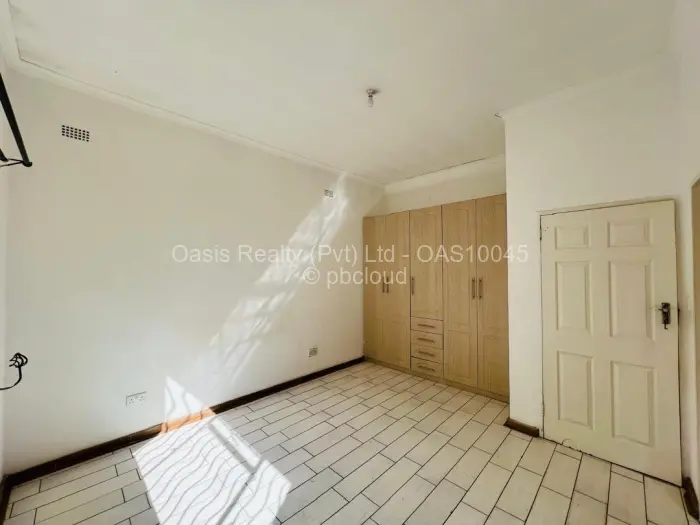 Townhouse/Complex/Cluster for Sale in Kamfinsa, Harare