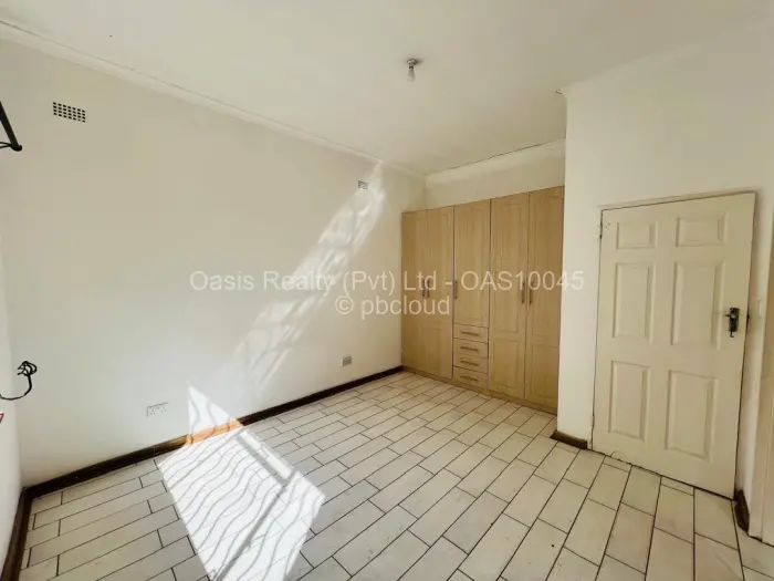Townhouse/Complex/Cluster for Sale in Kamfinsa, Harare