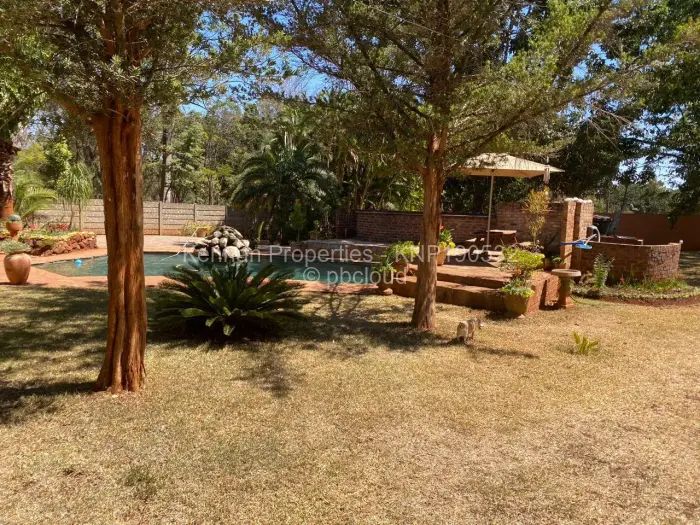 6 Bedroom House for Sale in Mandara, Harare