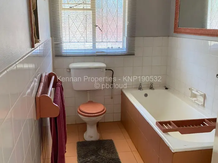 6 Bedroom House for Sale in Mandara, Harare