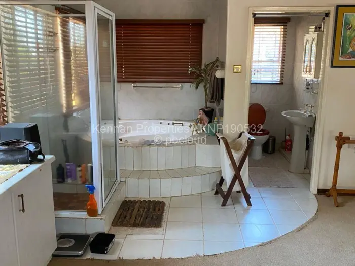 6 Bedroom House for Sale in Mandara, Harare