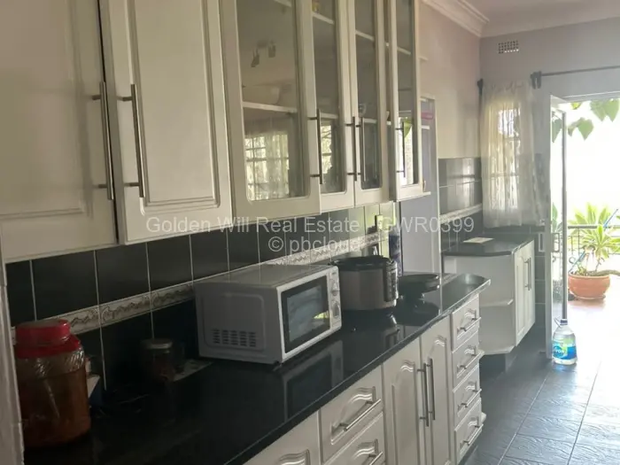 6 Bedroom House to Rent in Borrowdale Brooke