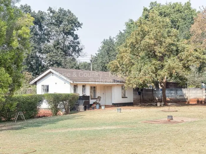 5 Bedroom House for Sale in Borrowdale, Harare