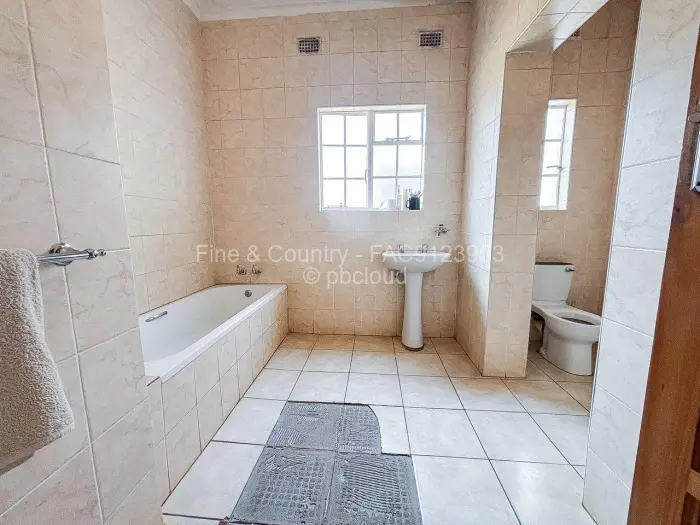 5 Bedroom House for Sale in Borrowdale, Harare