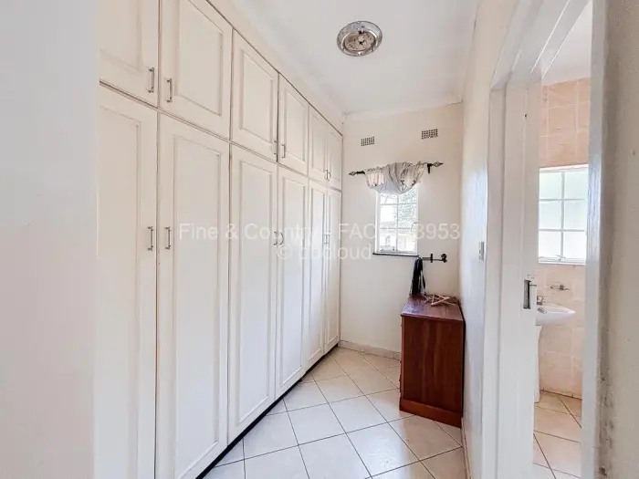 5 Bedroom House for Sale in Borrowdale, Harare