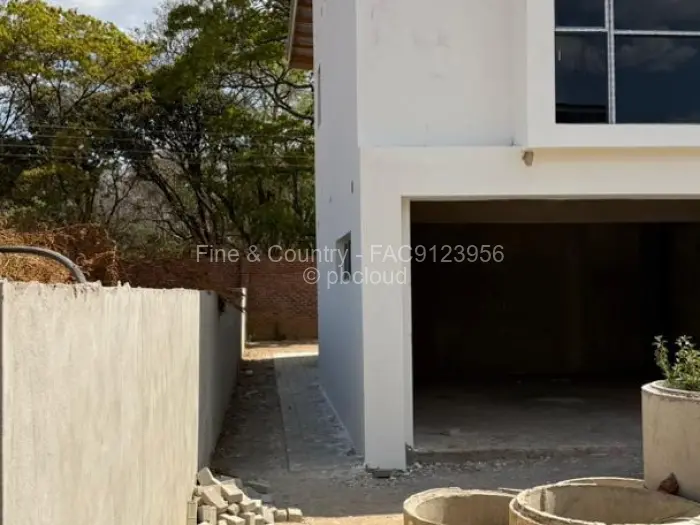 Townhouse/Complex/Cluster for Sale in Greendale, Harare