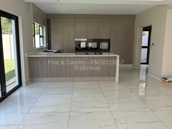 Townhouse/Cluster for Sale in Greendale, Harare