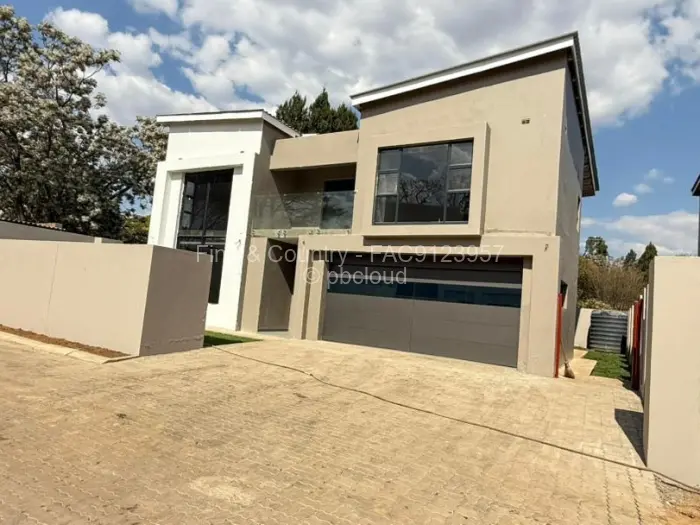 Townhouse/Cluster for Sale in Greendale, Harare