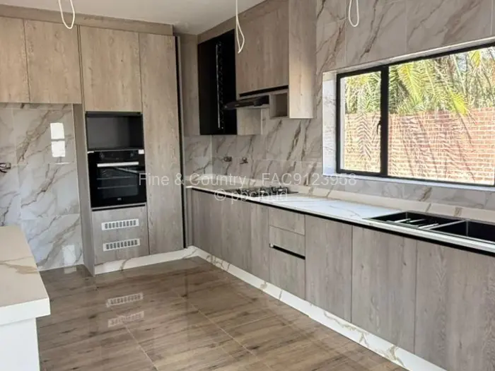 Townhouse/Complex/Cluster for Sale in Greendale, Harare