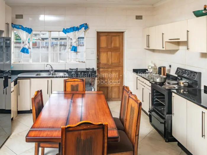 Townhouse/Complex/Cluster to Rent in Prospect, Harare