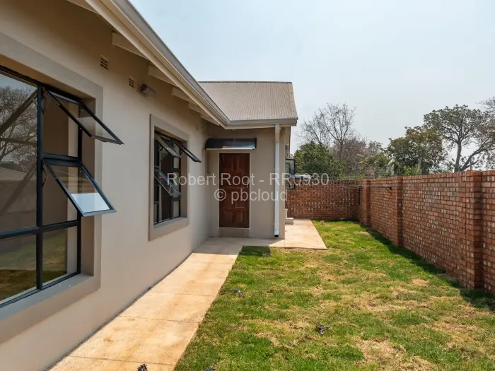 3 Bedroom Cottage/Garden Flat to Rent in Marlborough