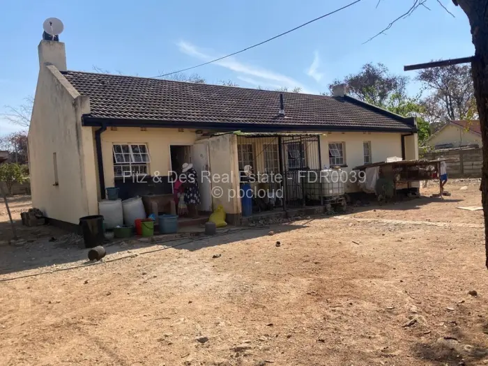 3 Bedroom House for Sale in Redcliff, Redcliff
