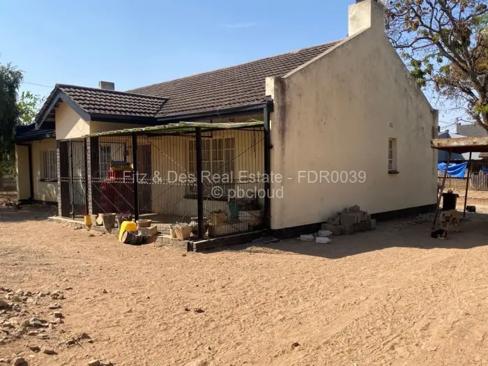3 Bedroom House for Sale in Redcliff, Redcliff