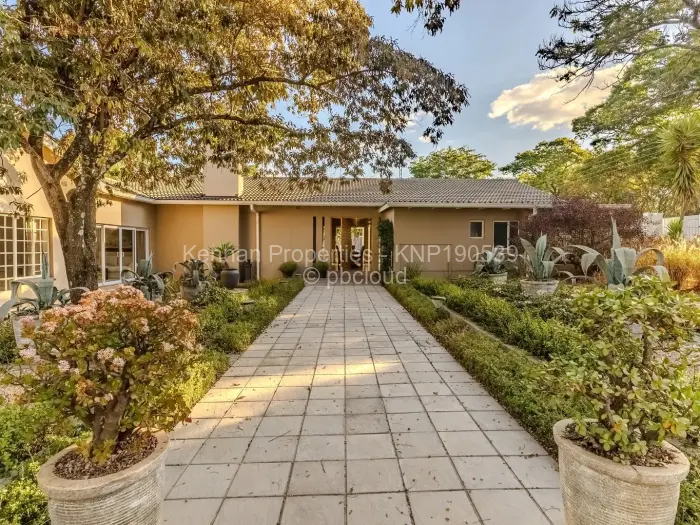 6 Bedroom House for Sale in Borrowdale, Harare