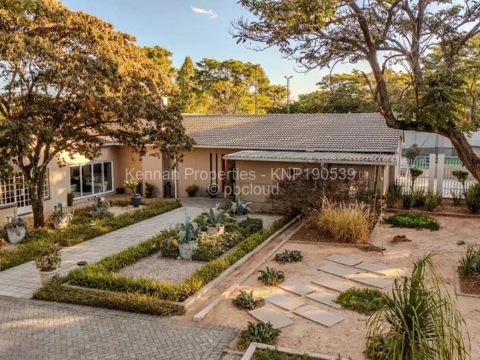 6 Bedroom House for Sale in Borrowdale, Harare