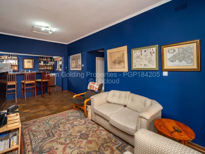 6 Bedroom House for Sale in Borrowdale, Harare