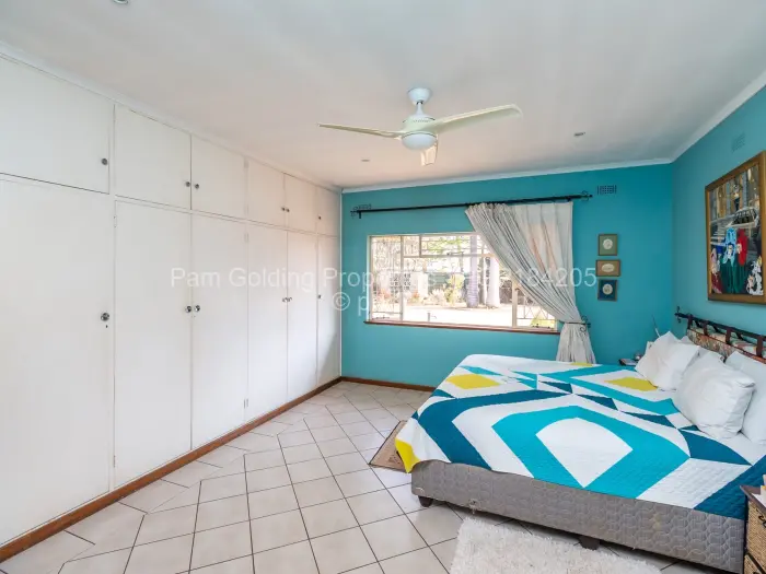 6 Bedroom House for Sale in Borrowdale, Harare