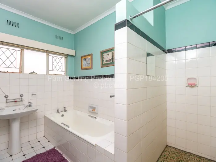 6 Bedroom House for Sale in Borrowdale, Harare